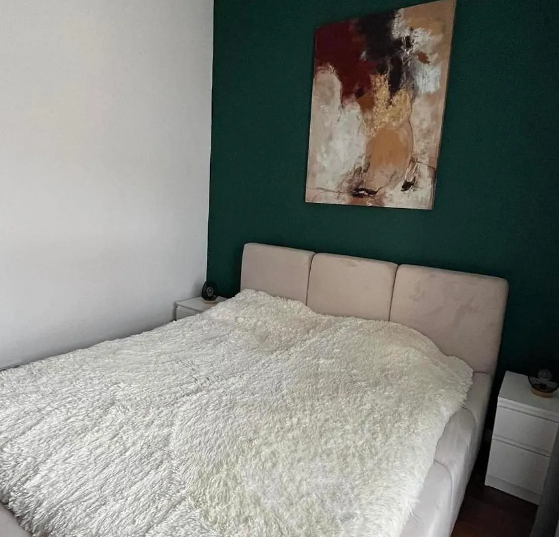 Spacious 2-Bedroom Apartment Near City Center Berlin