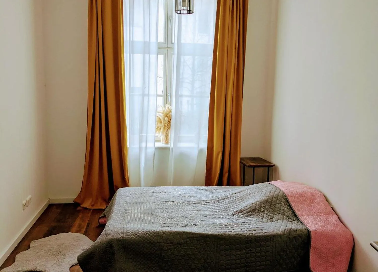 Spacious 2-Bedroom Apartment Near City Center Berlin